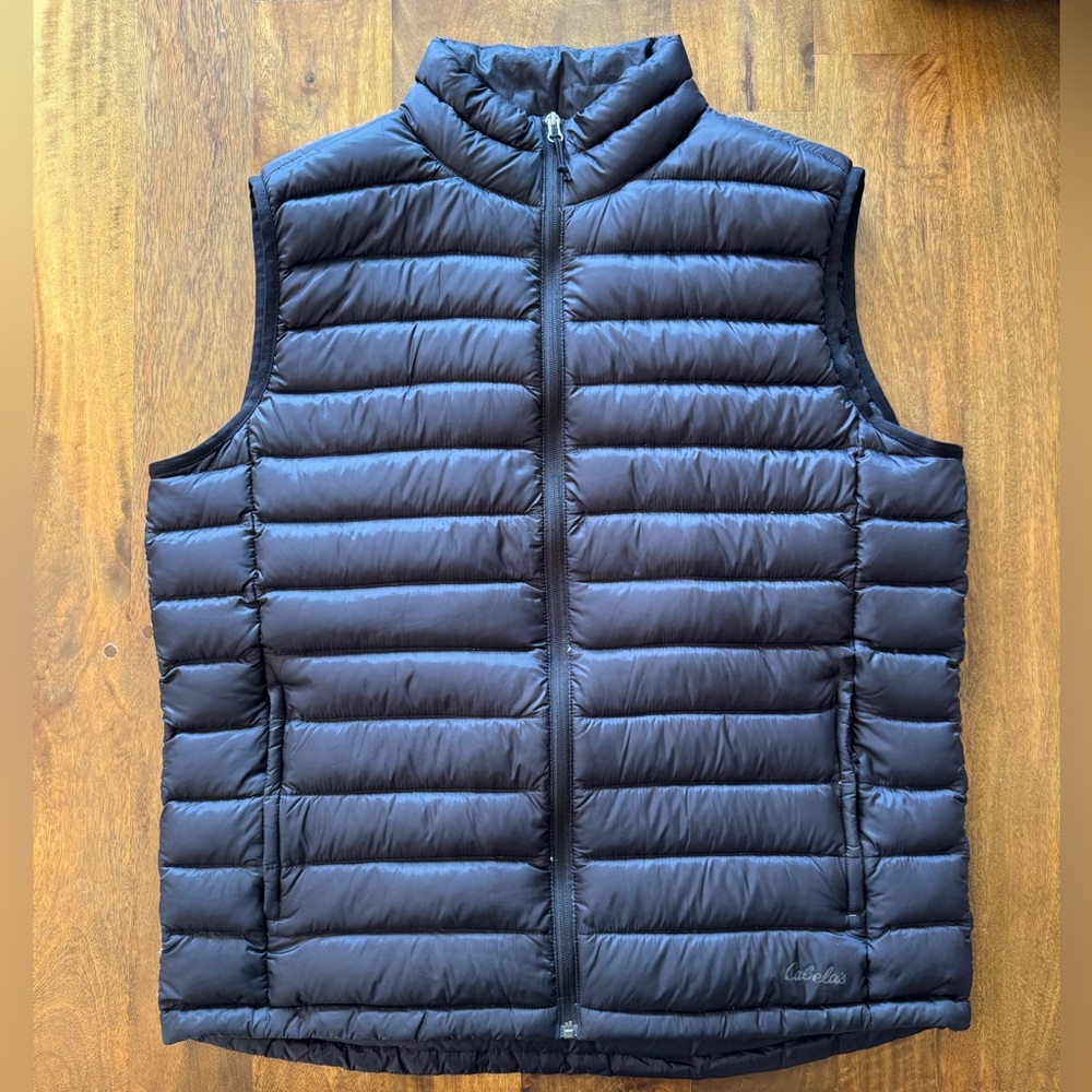 Cabela’s black duck down filled zip up puffer vest men’s‎ size L